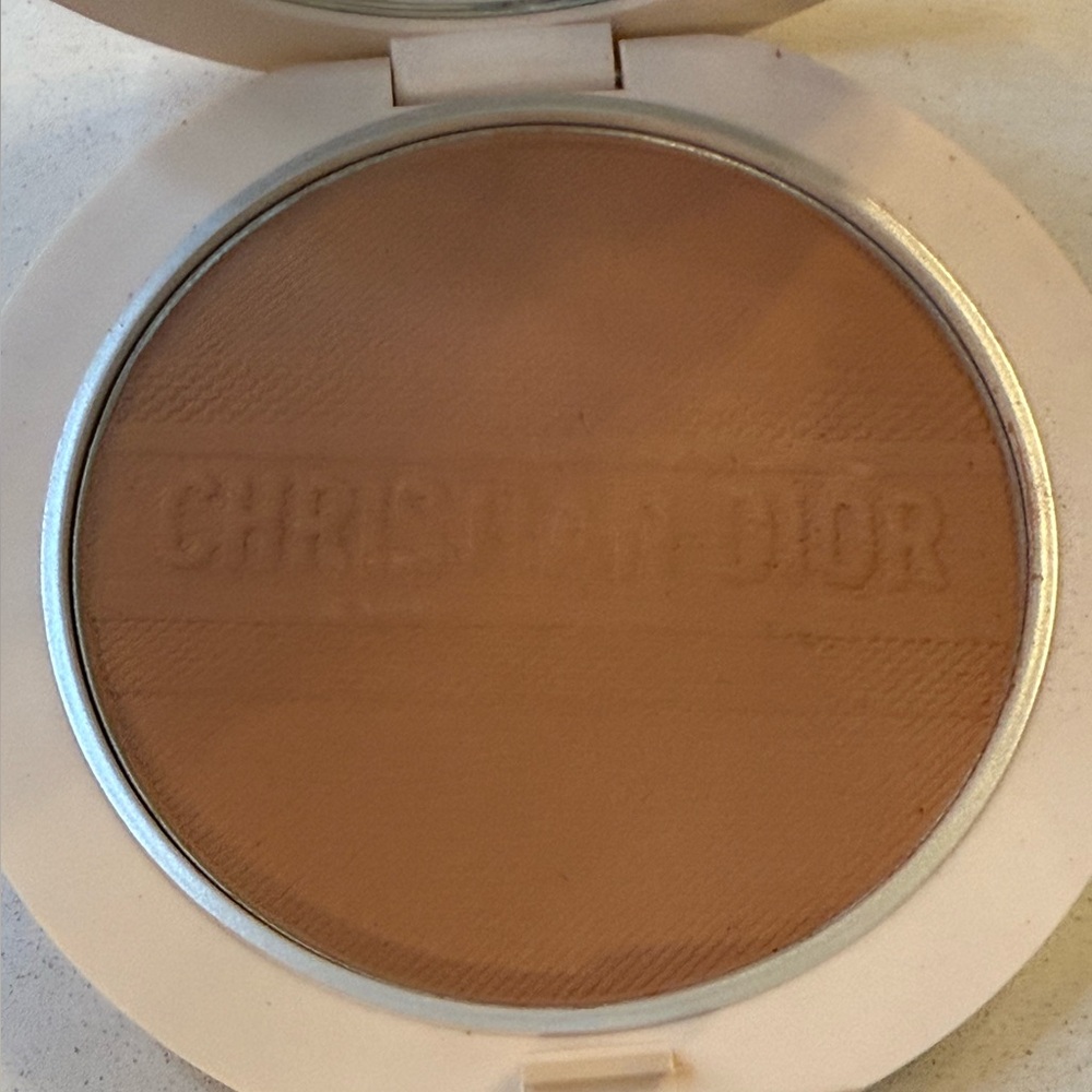 Dior Forever Limited Edition Bronze Compact - 03 Soft Bronze - Picture 6 of 9